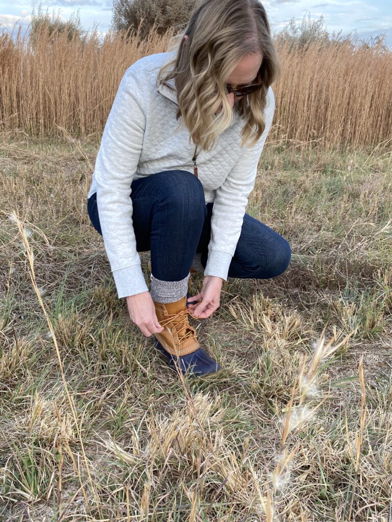 NORDSTROM X Fashion Elo NOV 2022 - LL BEAN PULLOVER LL BEAN BOOTS WIT WISDOM JEGGINGS UGG SOCKS - OUTFIT 4