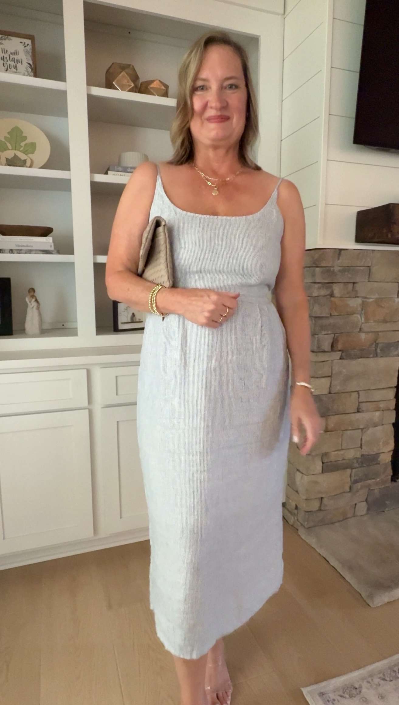 QUINCE-DRESSES-JULY-2025-EUROPEAN-LINEN-SCOOP-NECK-MIDI-DRESS-BLUE-PINSTRIPE-CLUTCH